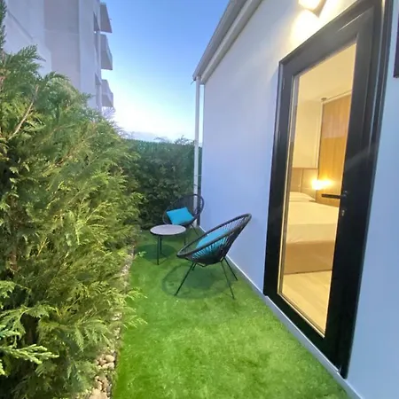 White 2 - Luxury Villa Velipojë