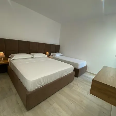Villa White 2 - Luxury Velipojë