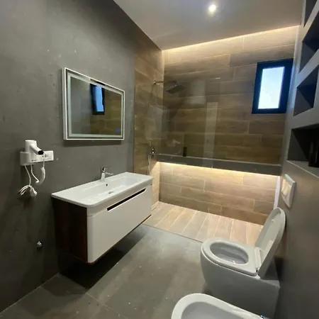 White 2 - Luxury Villa Velipojë