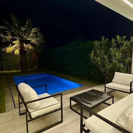 White 2 - Luxury