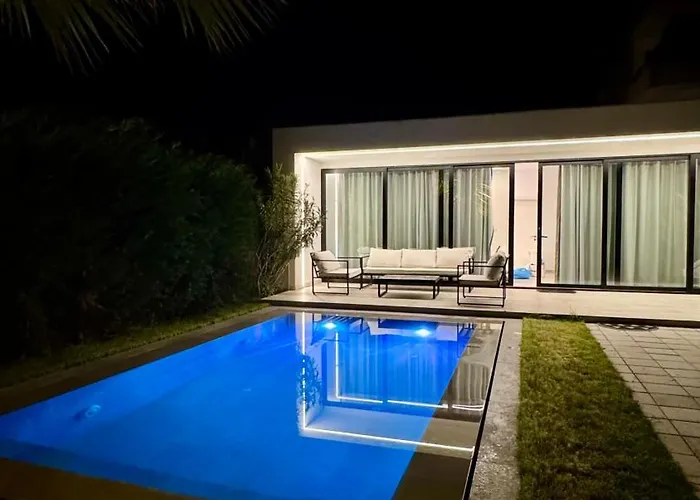 White 2 - Luxury Velipoje